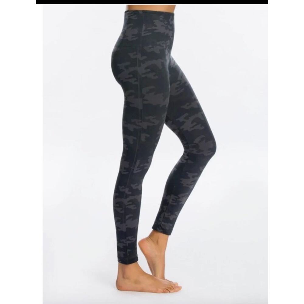 SPANX Black & Charcoal Camo Leggings